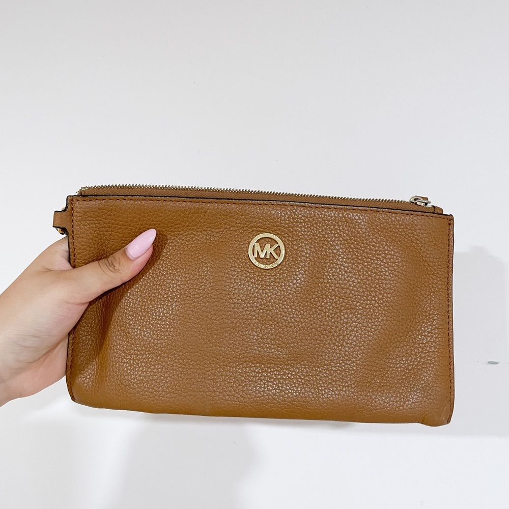 Michaels Kors Tan Brown Wristlet
